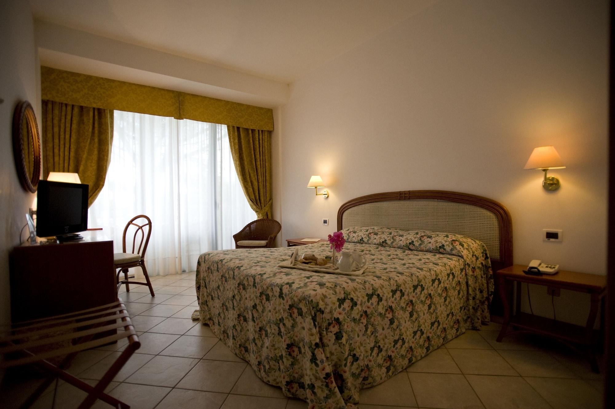 Hotel Sierra Silvana Selva Di Fasano Luaran gambar